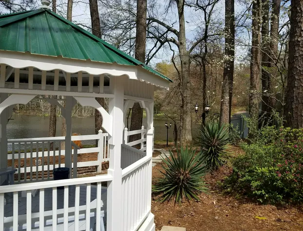 Stockbridge Lakes Bed & Breakfast hotel detail image 1