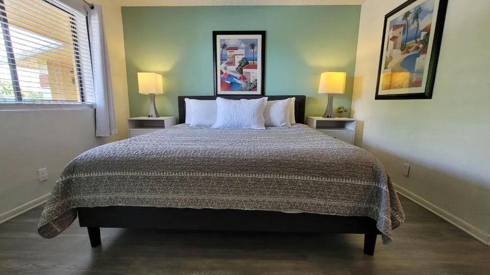 Sunny Palms Inn hotel hero