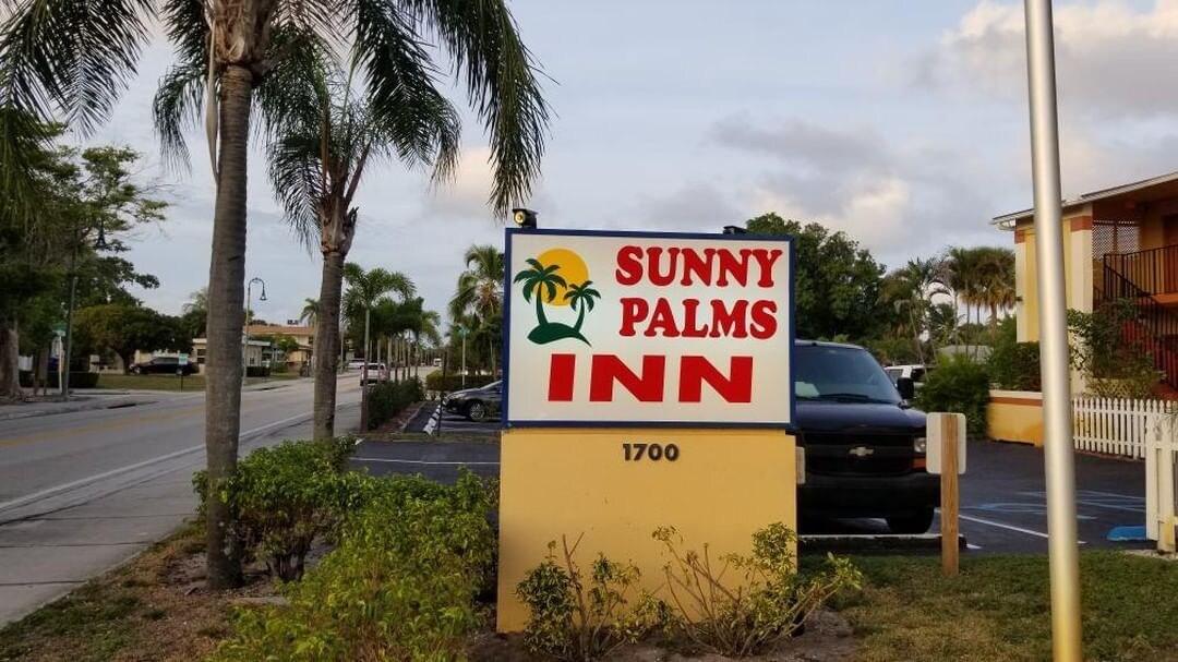 Sunny Palms Inn hotel hero