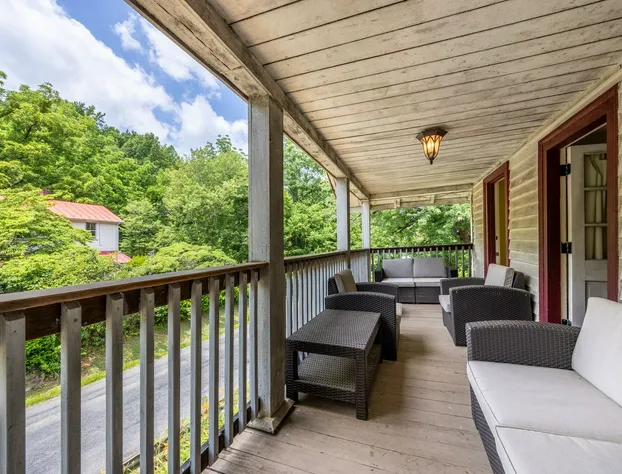 Bliss Point Farm and B&B hotel detail image 1