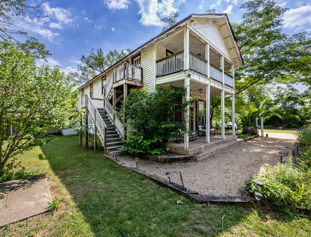 Bliss Point Farm and B&B hotel detail image 4