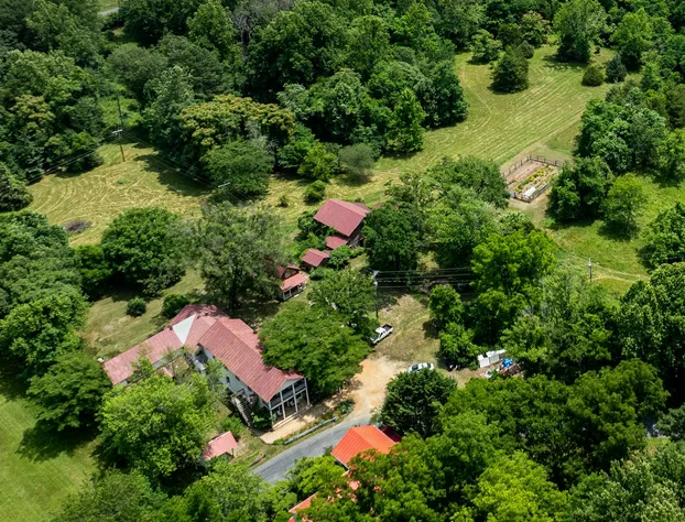 Bliss Point Farm and B&B hotel detail image 4