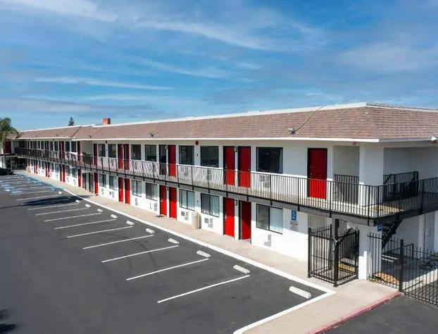 Econo Lodge Stockton near I-5 Fairgrounds hotel detail image 1