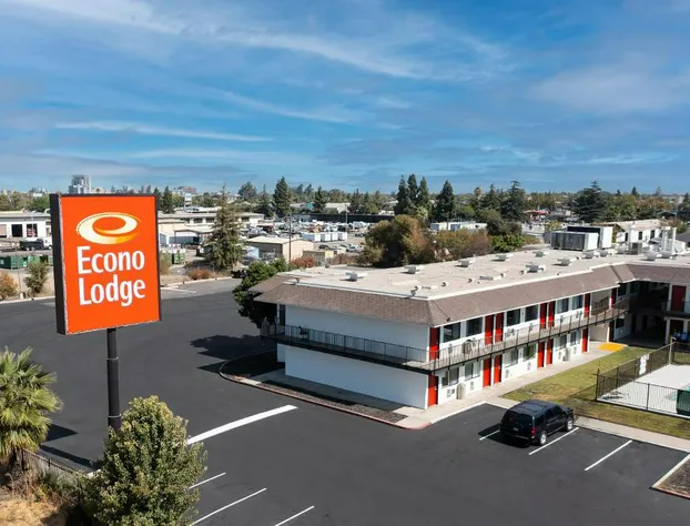 Econo Lodge Stockton near I-5 Fairgrounds hotel detail image 2
