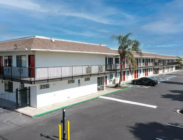 Econo Lodge Stockton near I-5 Fairgrounds hotel detail image 3