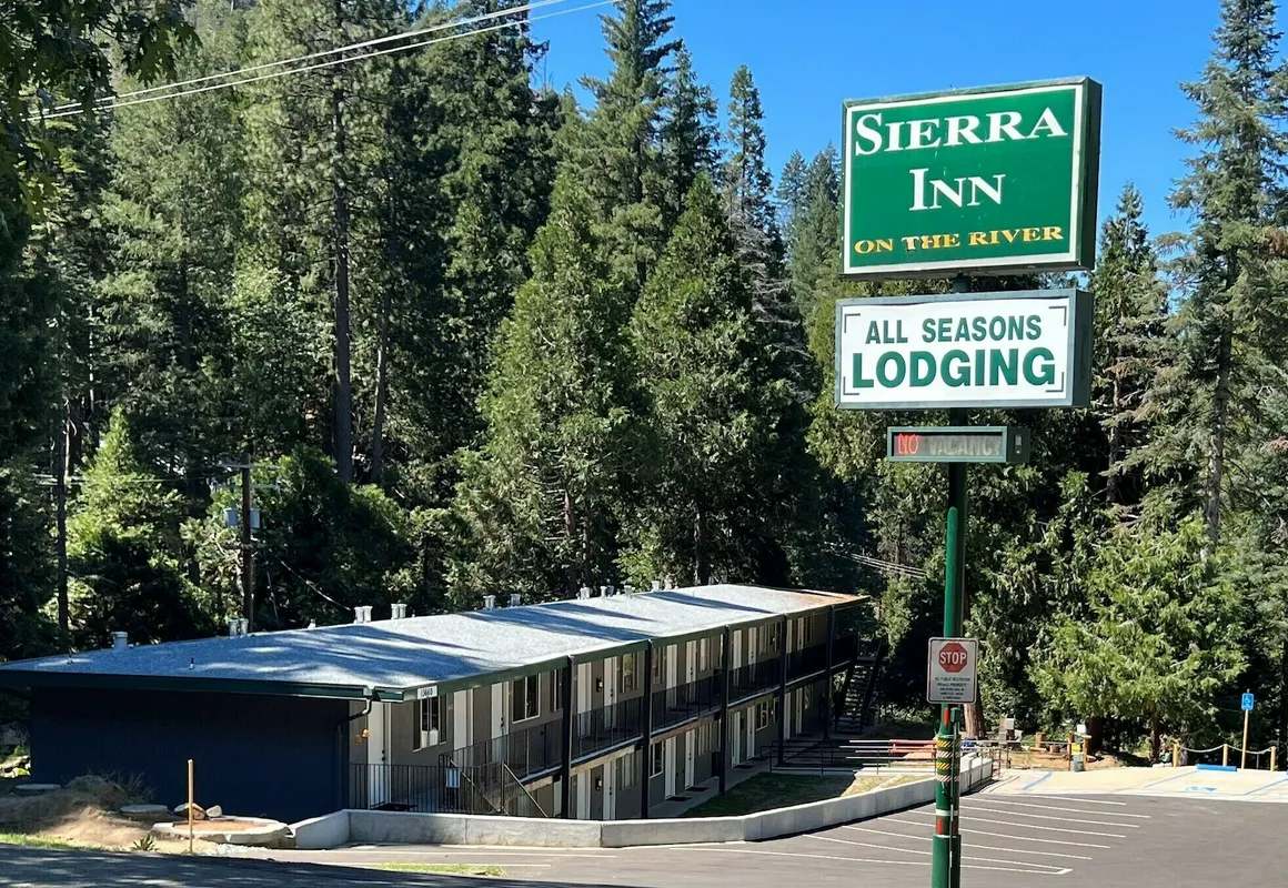 Sierra Inn on the River hotel hero