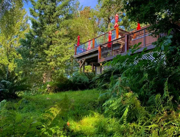 The Fraser River's Edge B&B Lodge hotel detail image 1