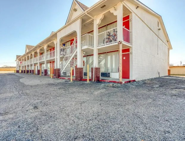 OYO Hotel Waco University Area/ I-35 hotel detail image 3