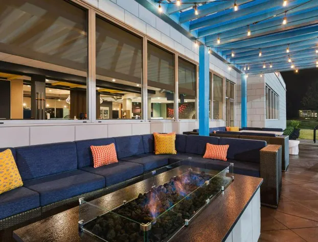 Tru by Hilton Greenville Woodruff Road hotel detail image 1