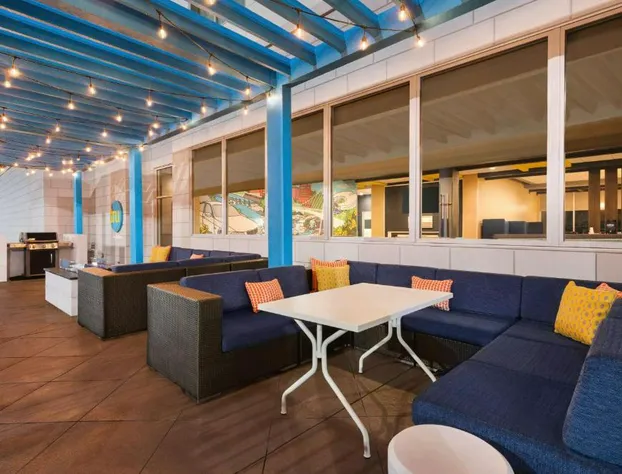 Tru by Hilton Greenville Woodruff Road hotel detail image 3