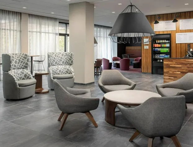 Courtyard by Marriott Portland East hotel detail image 4