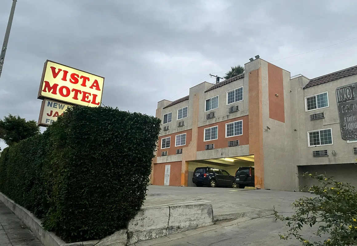 Vista Motel hotel hero