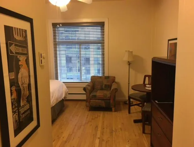 Washington Plaza Apartments hotel detail image 1