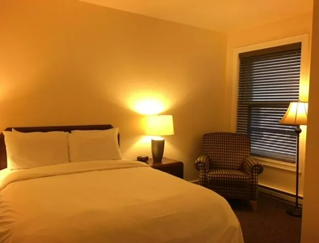 Washington Plaza Apartments hotel detail image 4