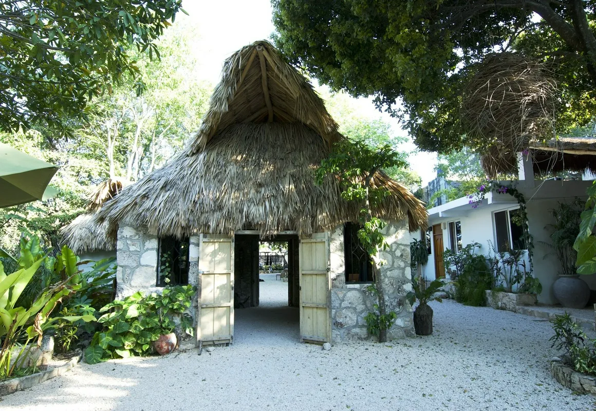 Huaya Camp hotel hero