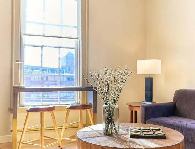 The Docent's Collection at 121 Middle Street hotel detail image 4