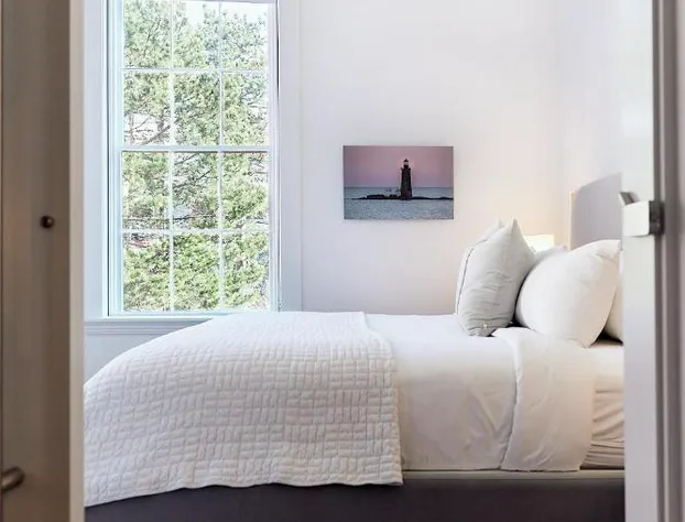 The Docent’s Collection – Thompson Block hotel detail image 3