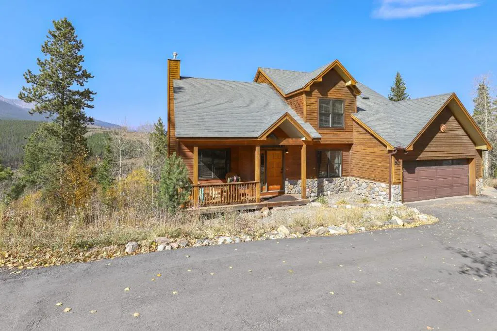 Peak 7 Mountain Lodge - Hot Tub & Expansive Views hotel hero