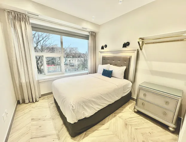 Toronto Rooms and Suites hotel detail image 1