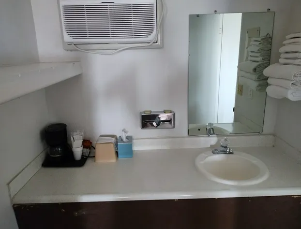 First Interstate Inn hotel detail image 4