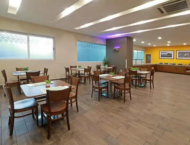 Wyndham Garden Guadalajara Acueducto hotel detail image 3