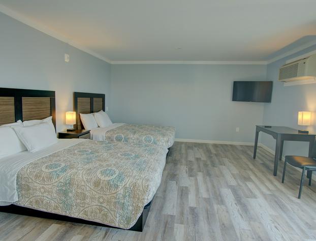 Dhimas Bayview Suites hotel detail image 1
