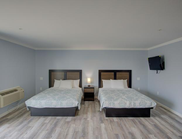Dhimas Bayview Suites hotel detail image 2