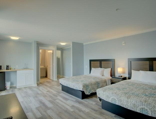 Dhimas Bayview Suites hotel detail image 3