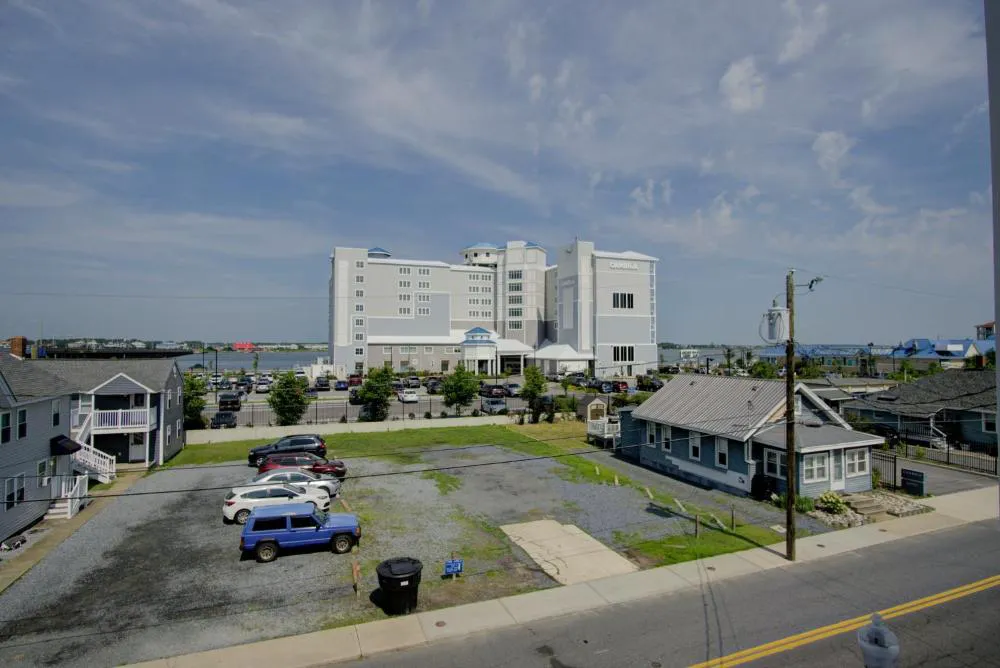 Dhimas Bayview Suites hotel hero