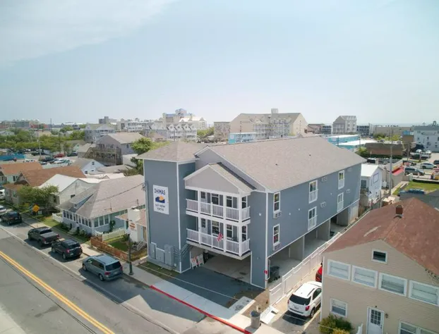 Dhimas Bayview Suites hotel detail image 1