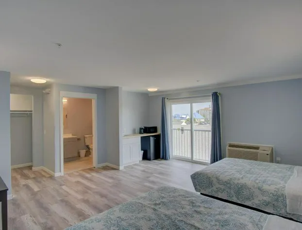 Dhimas Bayview Suites hotel detail image 4