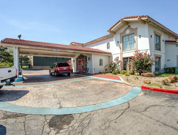 SUNSET INN Oklahoma City hotel detail image 1