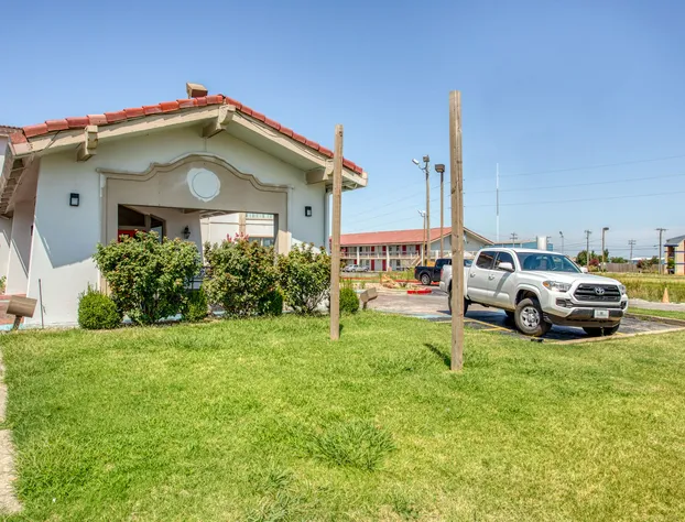 SUNSET INN Oklahoma City hotel detail image 4