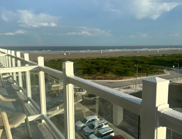 Waikiki Oceanfront Inn hotel detail image 4