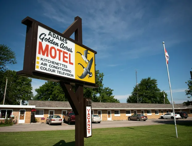 Adams Golden Acres Motel hotel detail image 1