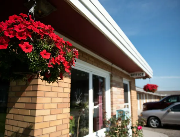 Adams Golden Acres Motel hotel detail image 2