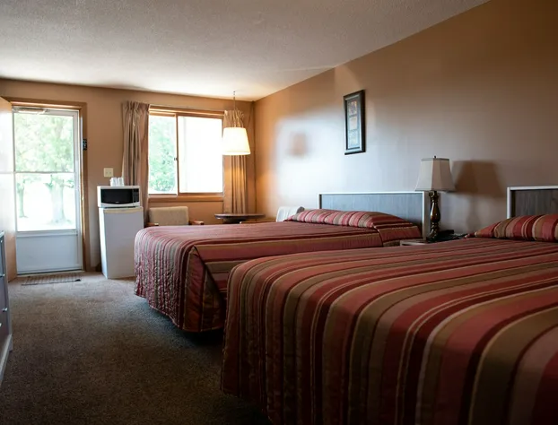 Adams Golden Acres Motel hotel detail image 4