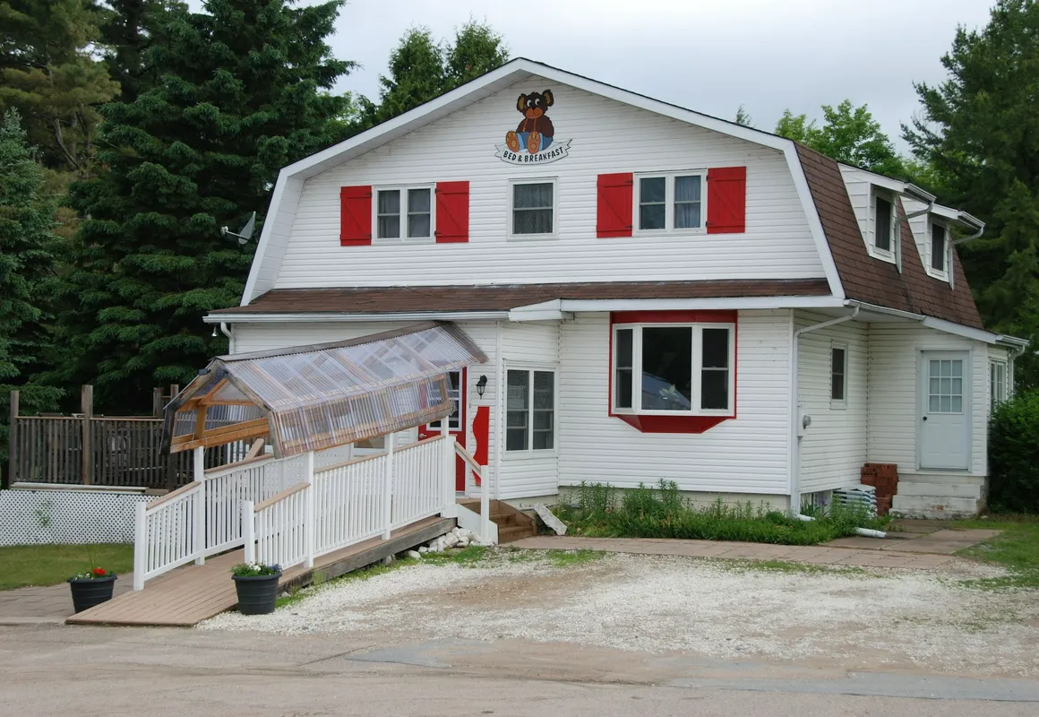Teddy Bear Bed & Breakfast hotel hero