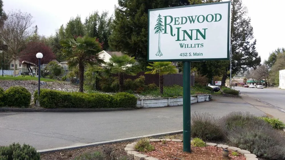 Redwood Inn Willits hotel hero