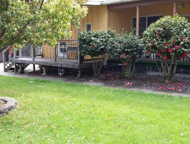 Redwood Inn Willits hotel detail image 4