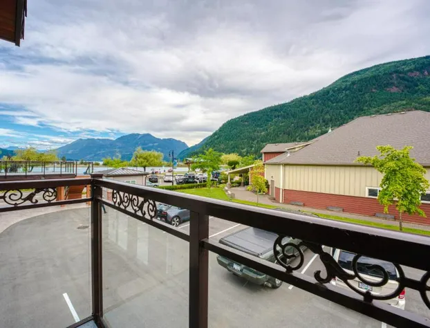 Harrison Grand Motel LTD. hotel detail image 3