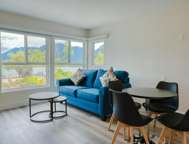 Harrison Grand Motel LTD. hotel detail image 4