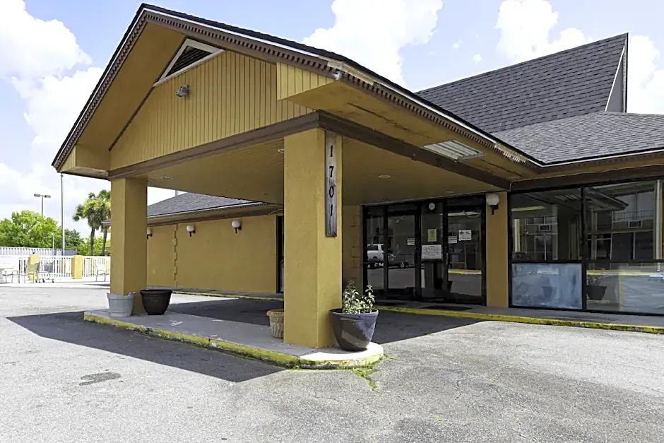 Hotel Valdosta GA I-75 & St. Augustine Rd hotel hero