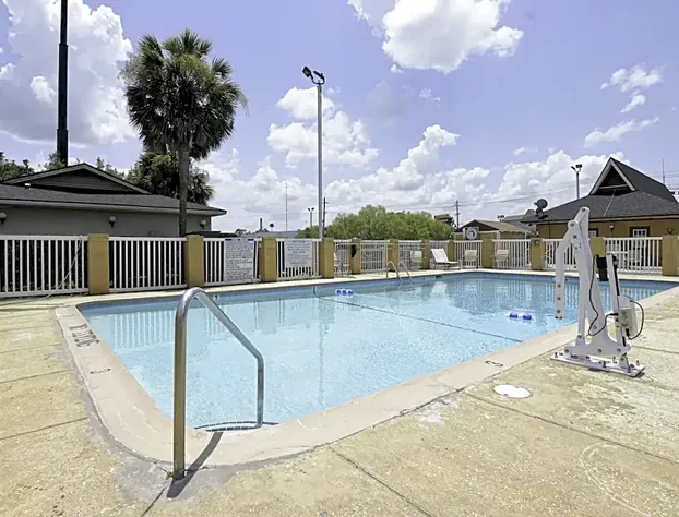 Hotel Valdosta GA I-75 & St. Augustine Rd hotel detail image 4