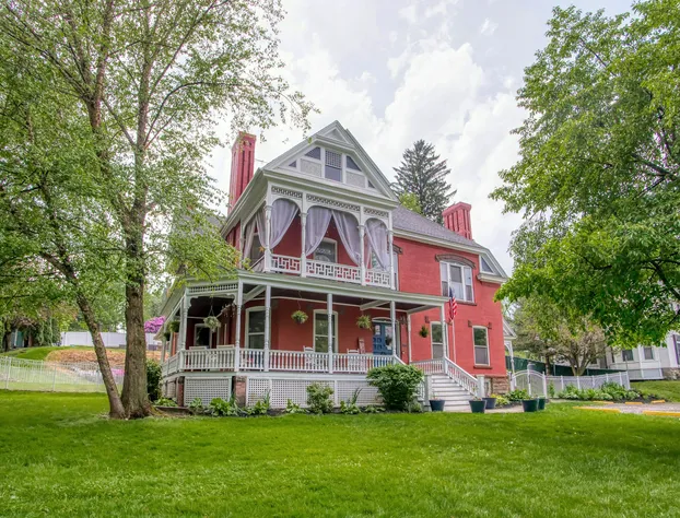 Hatch House Bed & Breakfast hotel detail image 2