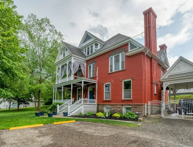 Hatch House Bed & Breakfast hotel detail image 3