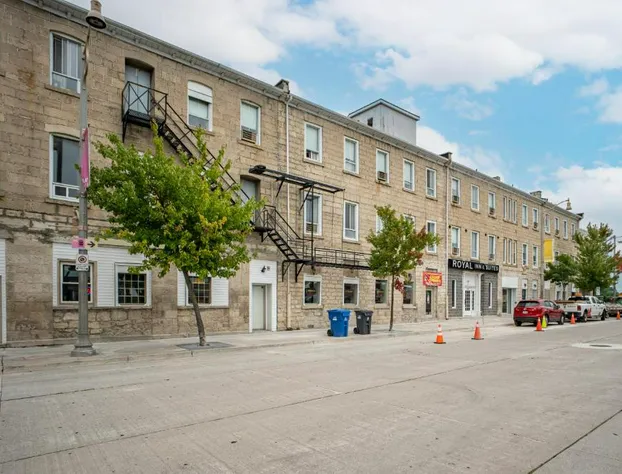 Royal Inn & Suites hotel detail image 4