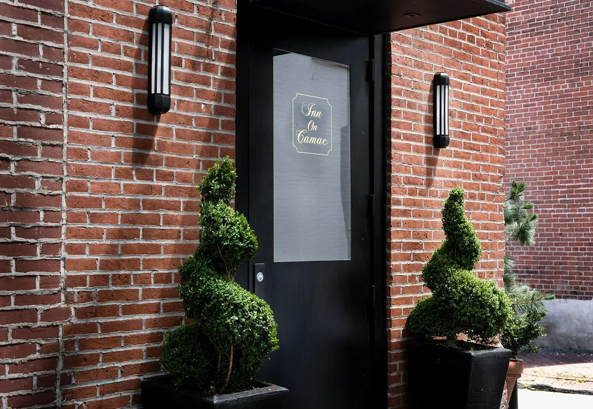 Inn On Camac hotel hero