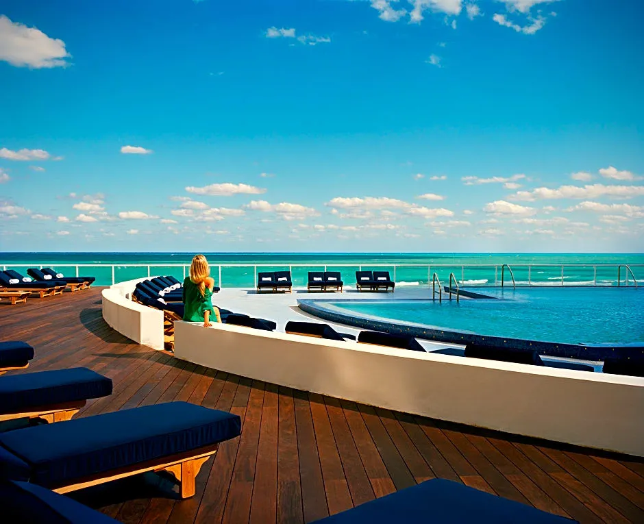 The Perry South Beach hotel hero