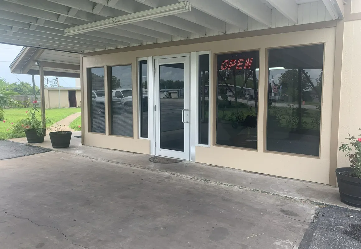 Economy Inn Motel hotel hero